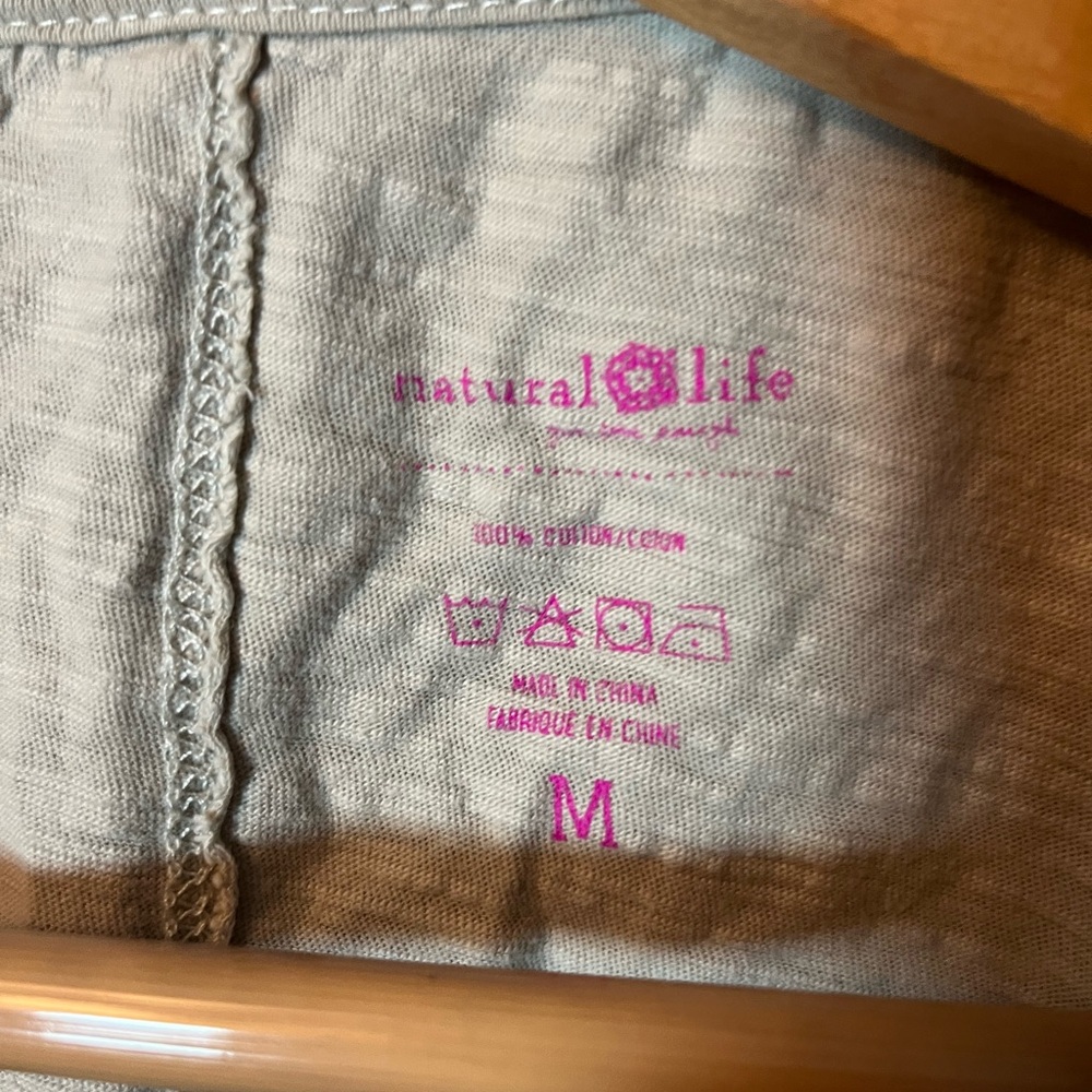 Natural Life Women’s M Boxy Peace Shirt - Picture 3 of 4